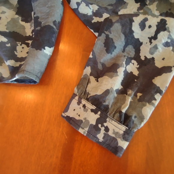 TIE-FRONT BLUE CAMO, BY WEATHERPROOF NWT, No Pricing. Sm/Medium - Picture 6 of 8